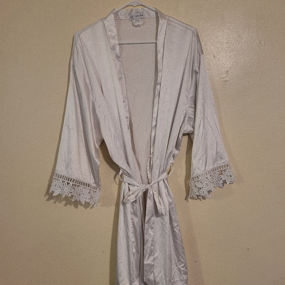 Elegant White Lace Trim Robe | Selby Rae